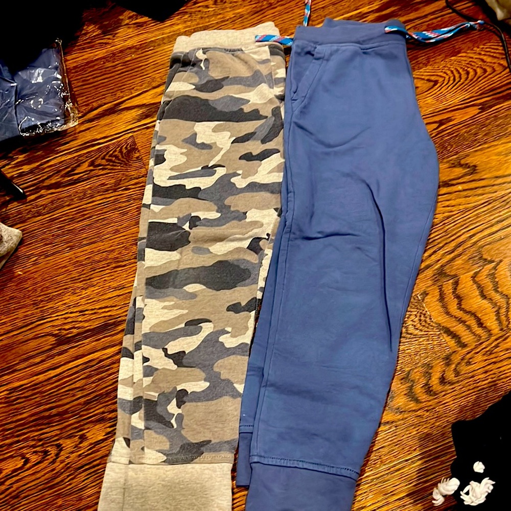Set of Crewcuts sweats